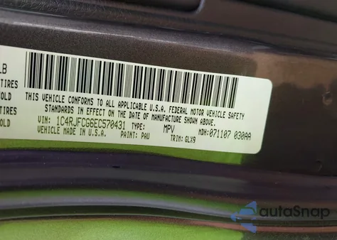 2014 Jeep Grand Cherokee Overland z USA, uszkodzony, nr VIN 1C4RJFCG6EC570431